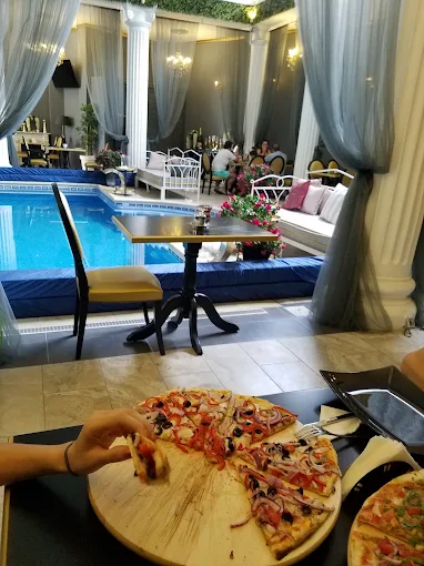 Piscină și lounge Portobella